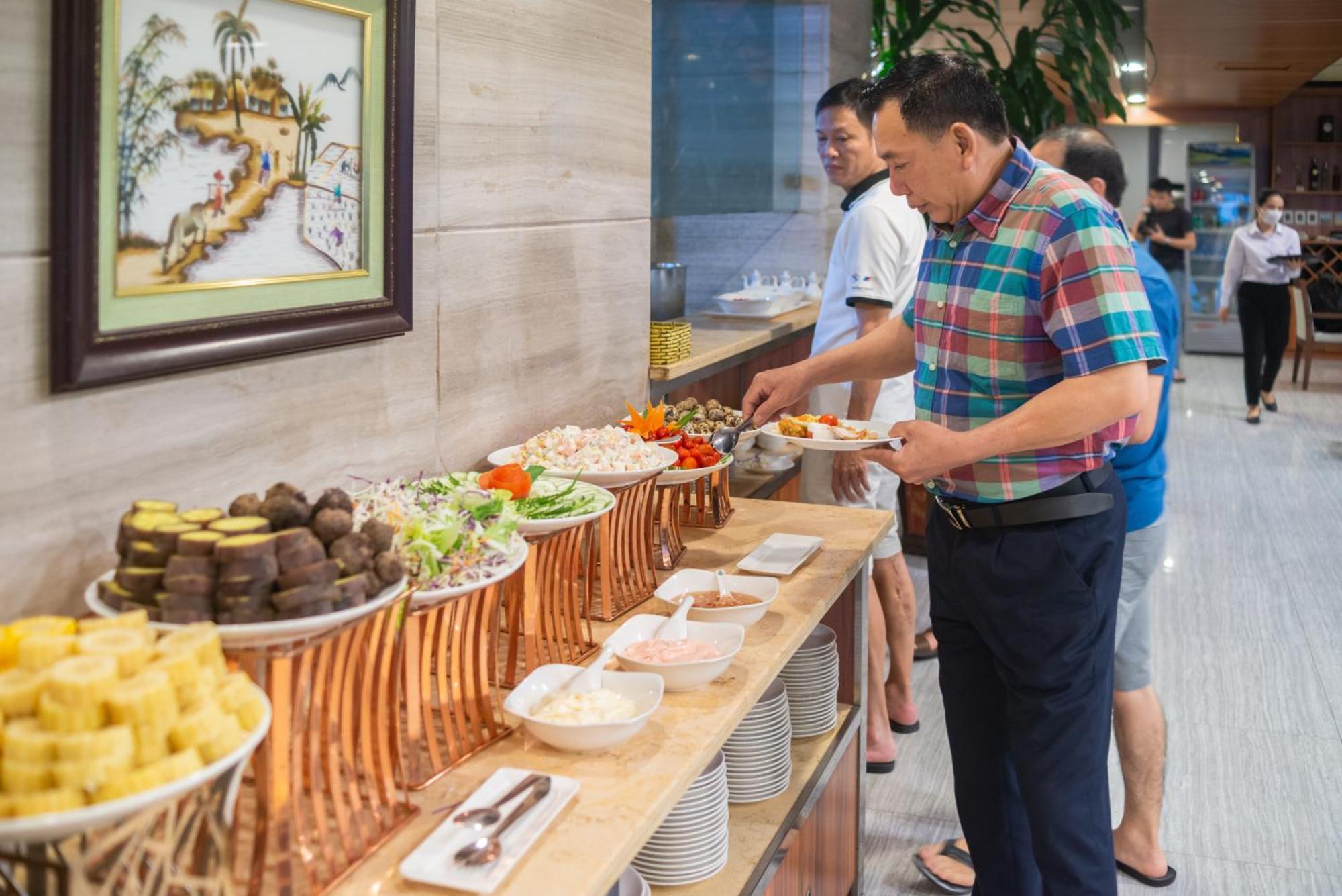 Bien Bac Hotel Mong Cai Екстер'єр фото